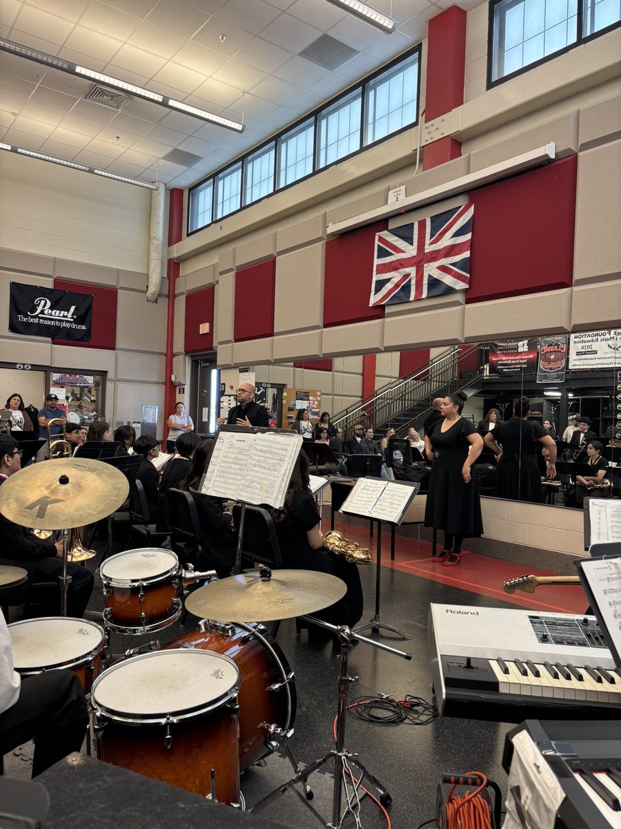 swisdfinearts's tweet photo. Wishing our @swisd Jazz Bands the best today as they compete in the Taft HS and Churchill HS Jazz Festivals! Performances from Resnik MS, McAuliffe MS, McNair MS and Southwest HS. @swisd_res @swisd_mca @swisd_mcn @swisd_swhs https://t.co/g5sMxr94gl