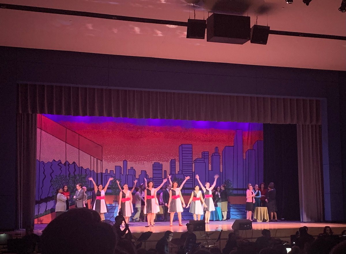 MsRyanRHS's tweet photo. Thank you Strong Teens for inviting Key Club to dinner and a show! We had a blast 🎶🎭 Congrats to the cast and crew of How to Succeed @revereplayers + special shout out to last night’s guest performer @DougFaris 👏🏼 such a fun night! @RevereLocal https://t.co/poyJ52R4CG