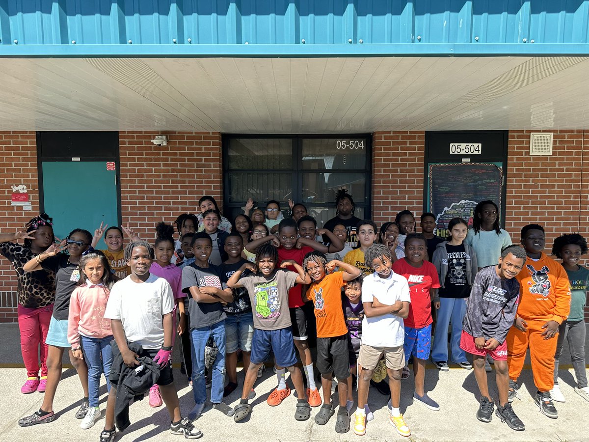 rosemont_es's tweet photo. Saturday fun at Rosemont! #RosemontSaturdaySchool #RosemontMagic #EagleNationOCPS https://t.co/OYNTr3wH8q