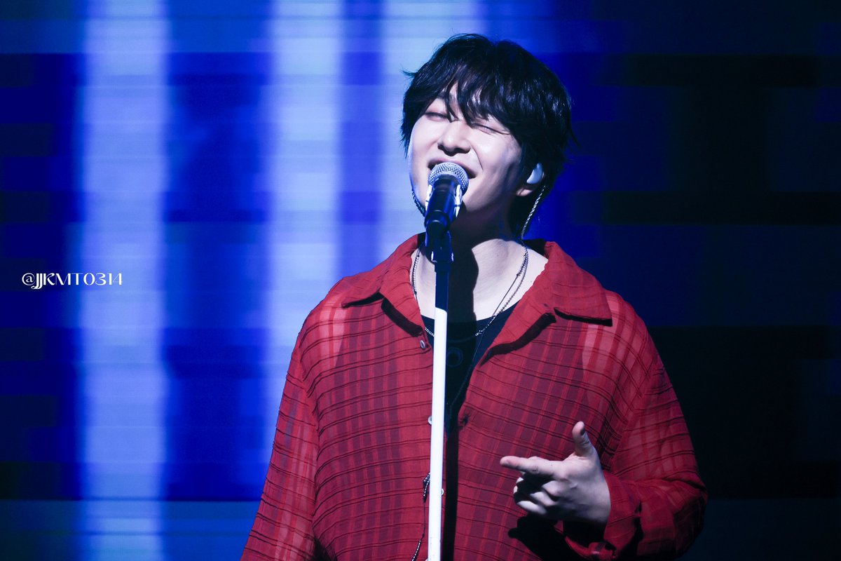 jjkmt0314's tweet image. 250405 ONEW CONCERT [ONEW THE LIVE : CONNECTION] IN TAIPEI 

#온유 #ONEW #オニユ #이진기 
#ONEW_CONNECTION #ONEW_THE_LIVE_CONNECTION 
#MADFORONEW