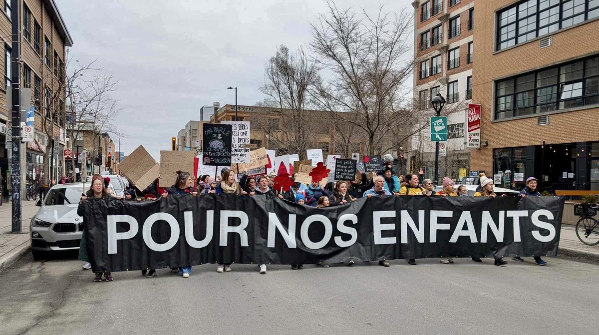 En soutien aux éducatrices et pr la défense de notre réseau de la petite enfance, j’étais à la manifestation organisée par Ma Place au Travail. + de 30k enfants attendent une place: un échec de la CAQ. Un gvnt du Parti Québécois visera une place en CPE pour ch enfant québécois.