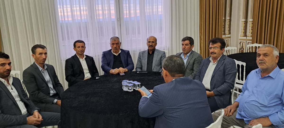 KAYA ve KURT Ailelerinin düğün merasimine katılarak çiftimizin nikahlarına şahit ettik.. 

Halil İbrahim ve Berfin kardeşlerime iki Cihan saadeti dilerim..