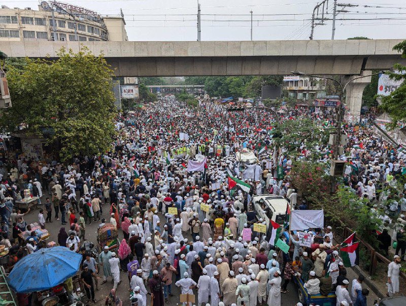 MundoEConflicto's tweet photo. 🇧🇩🇵🇸 | En Bangladesh, cerca de un millón de personas salieron a las calles en solidaridad con Palestina. https://t.co/Iiu9oHEIP3