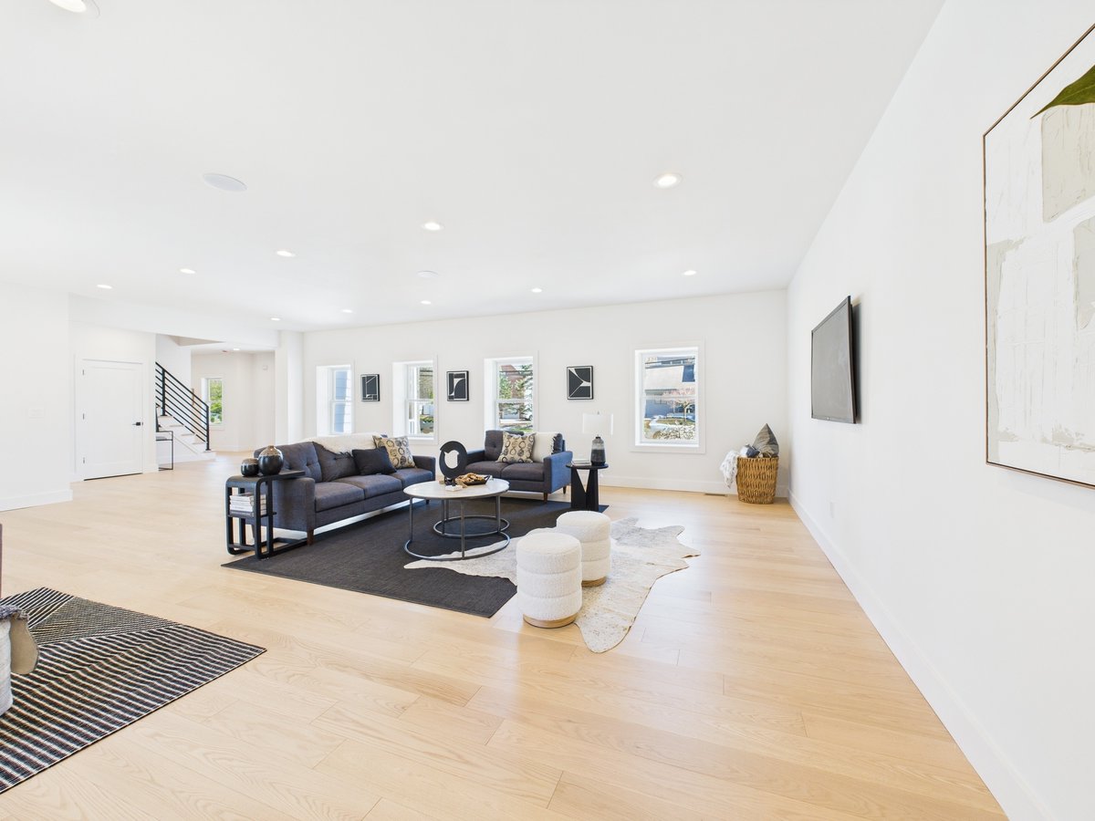 MichelleRemaxNJ's tweet photo. Check out me newest listing in North Edison, NJ! 4 BR, 4.5 Bath, completely renovated from top to bottom! Highly desirable area in North Edison. Listed for $1,049,900. Questions? Contact me today! #northedison #edison #remax #remaxwelcomehome #sellersagent #listingagent https://t.co/wq9QyMKEoP