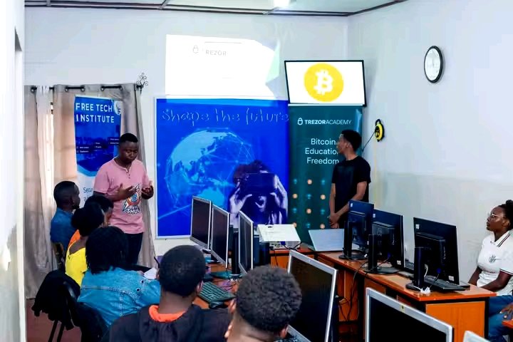 Freeti_Bdi's tweet image. 💻📚 Free Tech, Free Classes, and the Power of Freedom!
Wishing you all an inspiring weekend ahead!

#DigitalFreedom #FreeTech #Empowerment @AtlasNetwork