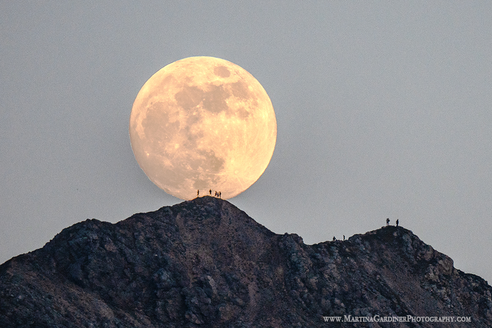 Giant moon rising above #Errigal #Donegal last night.  A shot I've been looking forward to for quite some time.  Plenty little people up there enjoying both moonrise and sunset.  Thank you little people.  You made my day