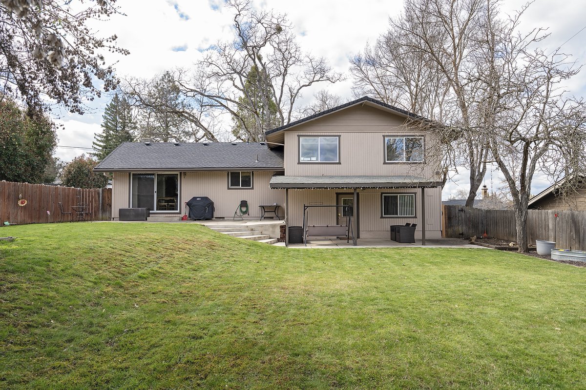 LynnOBrienGRI's tweet photo. https://t.co/X0ViA8yDPN  East Medford Oregon $494,900 https://t.co/qpXbpQvaJZ