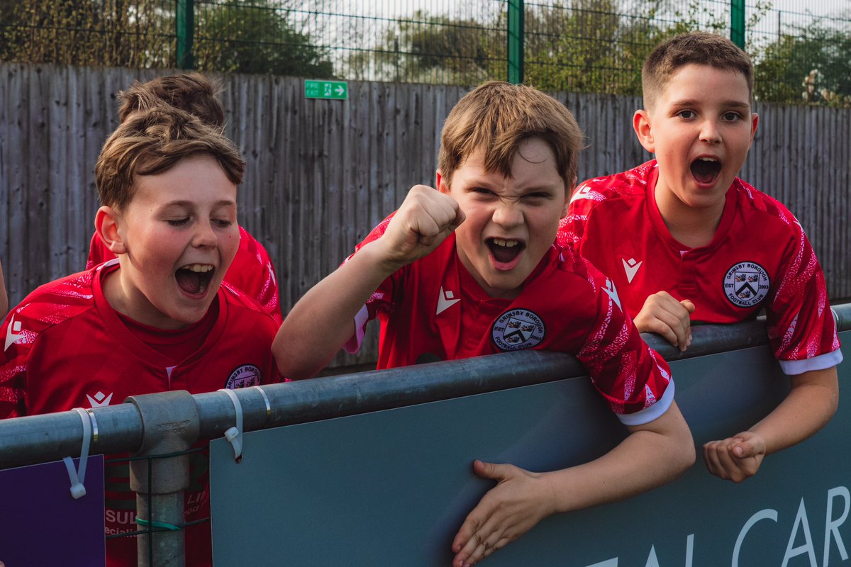 Good to be back at it with the <a href="/Grimsby_Borough/">Grimsby Borough F.C.</a> lads 👌🏽📸