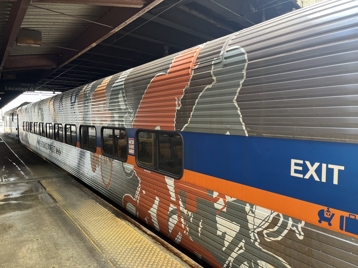 LauraDuke123's tweet photo. Obsessed with the MARC bike car!!! So easy for us to get to BWI to bike to Annapolis! Thank you @mtamaryland!!! #bikedc https://t.co/Jriho95xrv