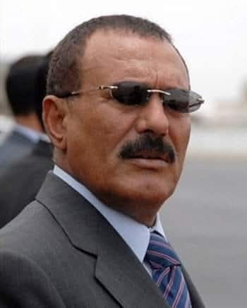محاربة التطرف الفكري والمذهبي كان من اهتمامات الشهيد الزعيم الصالح #علي_عبدالله_صالح وقد تضمنه البرنامج السياسي للمؤتمر الشعبي العام واختار الوسطية منهجا وفكرا .رحم الله الزعيم وكل شهدائنا الابرار عاشت اليمن موحدة حرة ابية ولا نامت أعين الجبناء والخونة #تحيا_الجمهورية_اليمنية