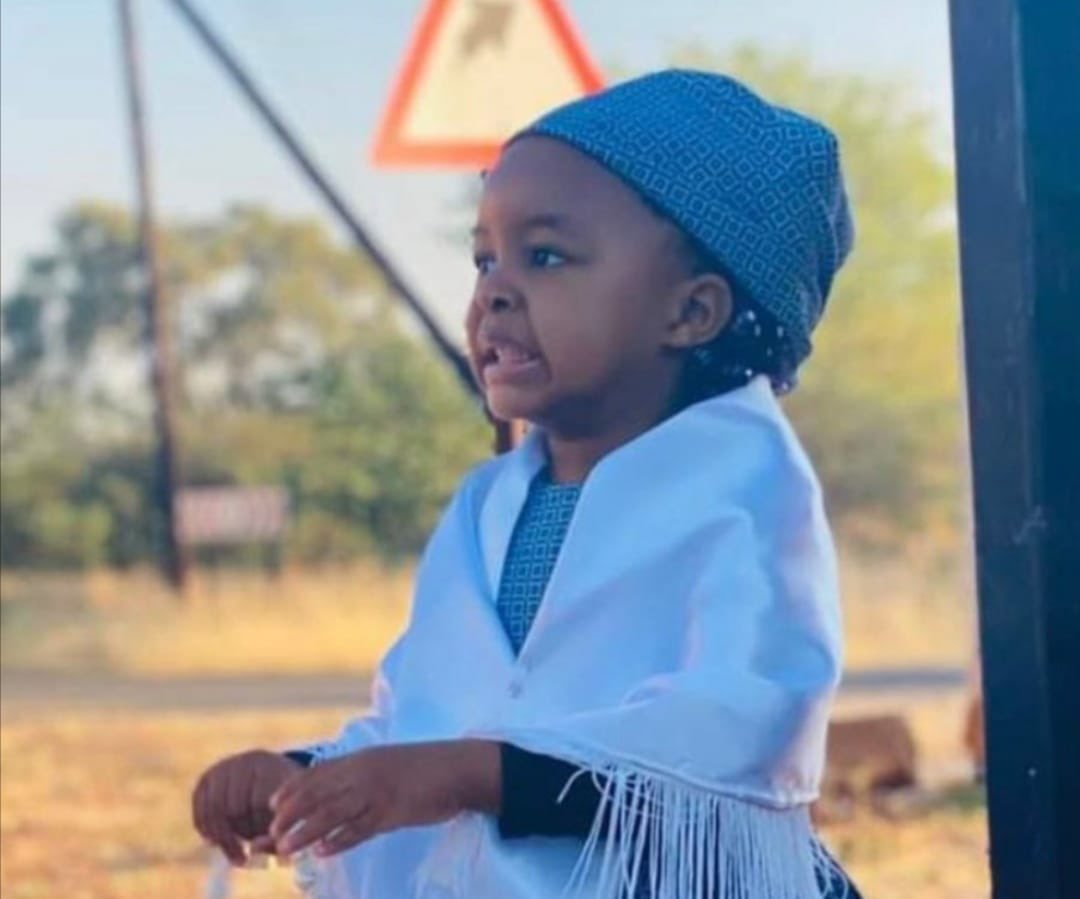 ThatoFela's tweet photo. @BokamosoMc @PJena101 @destinyzee Tjebanna 😂😂😂 https://t.co/8qWaSKWMU6