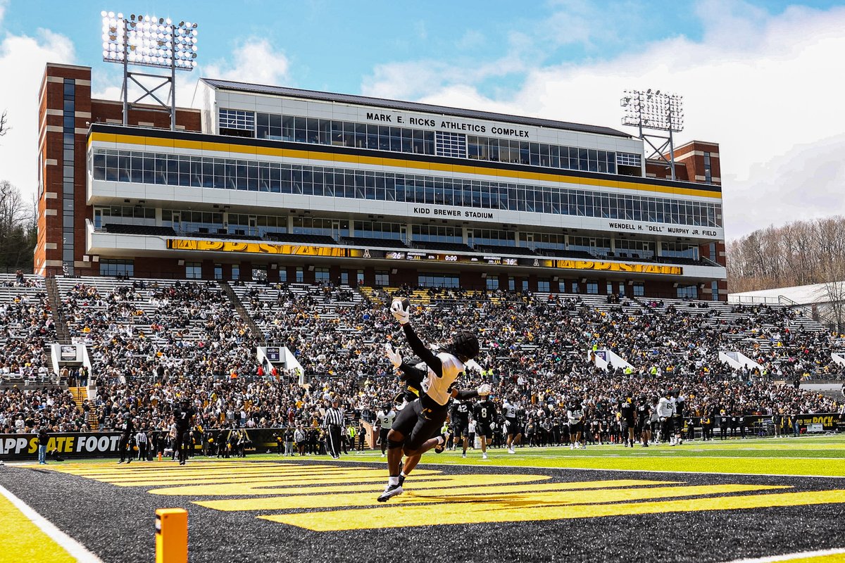 App State Football (@appstate_fb) on Twitter photo 𝐁𝐨𝐨𝐧𝐞, 𝐍.𝐂. → 𝐅𝐨𝐨𝐭𝐛𝐚𝐥𝐥 𝐓𝐨𝐰𝐧
Fall or spring, it doesn't get better than a Saturday at The Rock!
#GoApp 𝐁𝐨𝐨𝐧𝐞, 𝐍.𝐂. → 𝐅𝐨𝐨𝐭𝐛𝐚𝐥𝐥 𝐓𝐨𝐰𝐧
Fall or spring, it doesn't get better than a Saturday at The Rock!
#GoApp