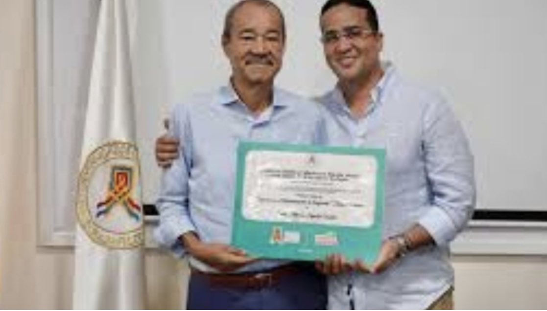 Paz en la tumba de Jairo Aguilar Ocando, padre del gobernador <a href="/jaiaguilar/">Jairo Aguilar</a>. Nos deja su legado y todas sus enseñanzas. Mis sentidas condolencias a la familia y mucha fuerza en este momento de prueba.