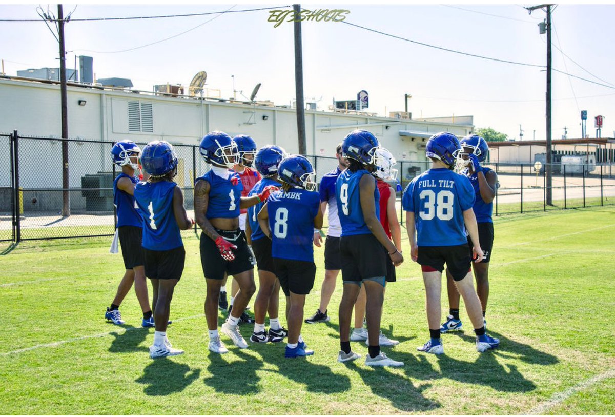 cavallinealy's tweet photo. First week of spring ball!! ✅#WTD #pushingO https://t.co/r1xanMBc50