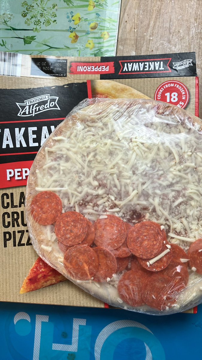 barliemow's tweet photo. Not quite what I was expecting for my dinner @LidlGB #storedsideways https://t.co/zeZEwfMrOi