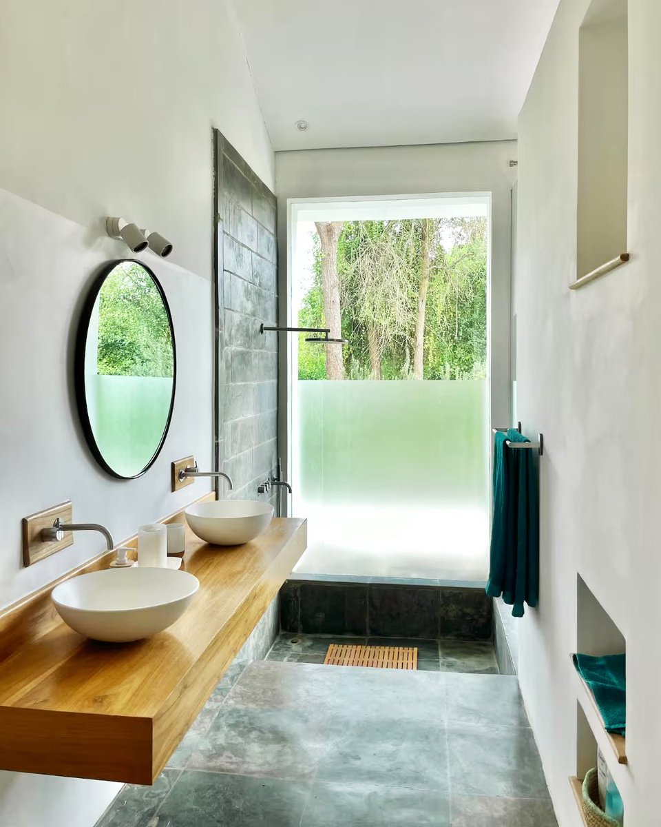 hadestays's tweet photo. This Luxurious Villa in Arusha will cost you $420 a night, Hosts 7 guests, 3 bedrooms, 4 🛏️&amp; 3 🛀. Situated in Wildlife Golf it is a 5.0 rated stay for you &amp; friends or a family. https://t.co/bpEqYYHmGl