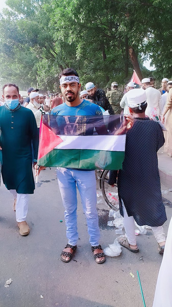 MdKhalil98's tweet photo. March for Palestine ✊🇧🇩🇵🇸 
#FreePalestine https://t.co/mpcAwJJRI8
