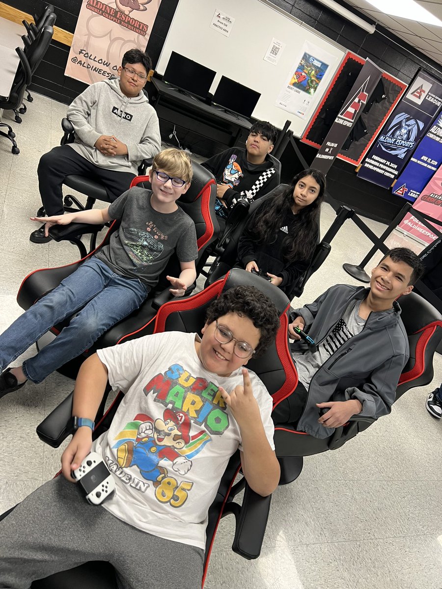 athomps2016's tweet photo. Grantham Gamer’s had a grand time at today’s Clash of the Clubs Tournament. @Grantham_AISD @AldineEsports https://t.co/gDqMbGMOQm