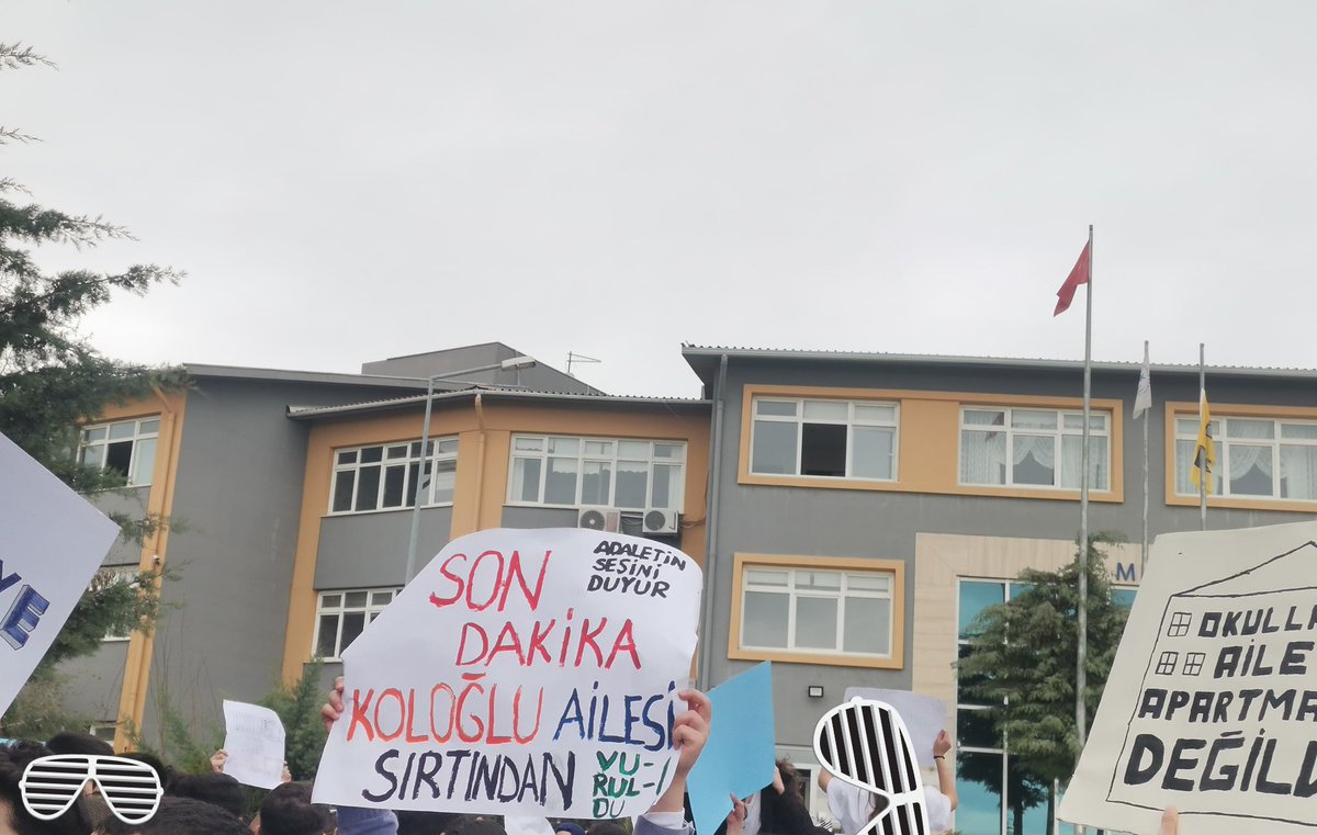 darkWblue's tweet photo. #koloğlundaneoluyor #TorpilDeğilLiyakat
#LisemeDokunma
#öğretmenimedokunma @elaziggundemcom @elazigmem @meb_ogm @hepsielazig @Yusuf__Tekin @numanhatipoglu @elazig_valiligi @tcmeb @sahin_serifoglu @gurselerol62 https://t.co/OWGoGjxNIh