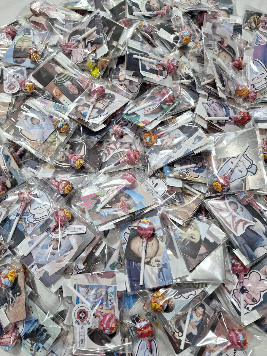 KP0P_SK's tweet photo. @skzinfoesp @StrayKidsMXCO @Stray_Kids Yo llevo photocards con stickers
Nos vemos el 13🤭🫶🏻 https://t.co/z8jFgJr91b