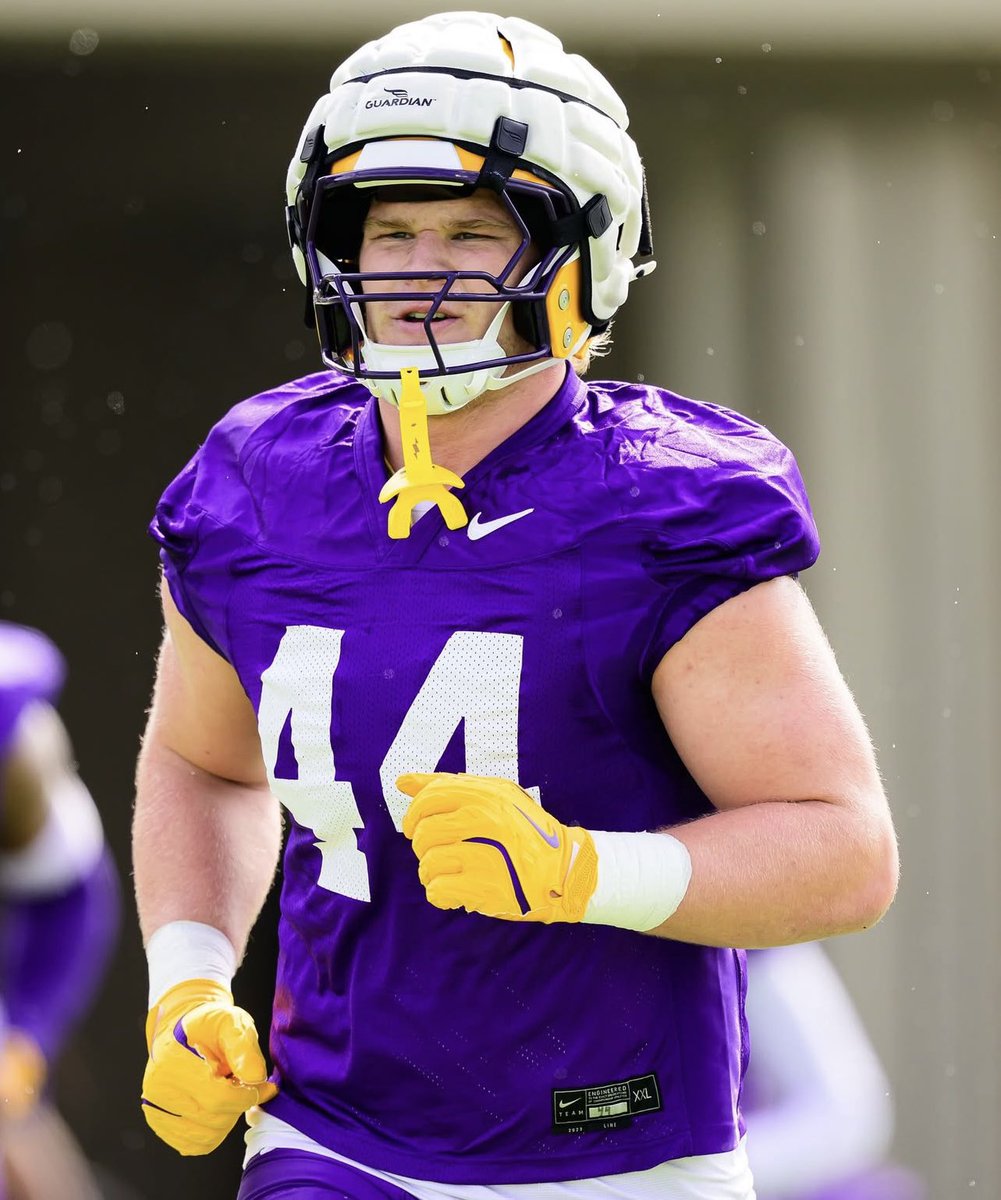 znagy20's tweet photo. The significant takeaway from Spring Camp for #LSU: The talent in the edge rushers room.

Jack Pyburn: 6’4, 264 pounds
Patrick Payton: 6’5, 255 pounds 
Gabriel Reliford: 6’2, 268 pounds
Jimari Butler: 6’5, 260 pounds

Sheer size + strength up front for the Tigers on display. https://t.co/sRys6nUczN