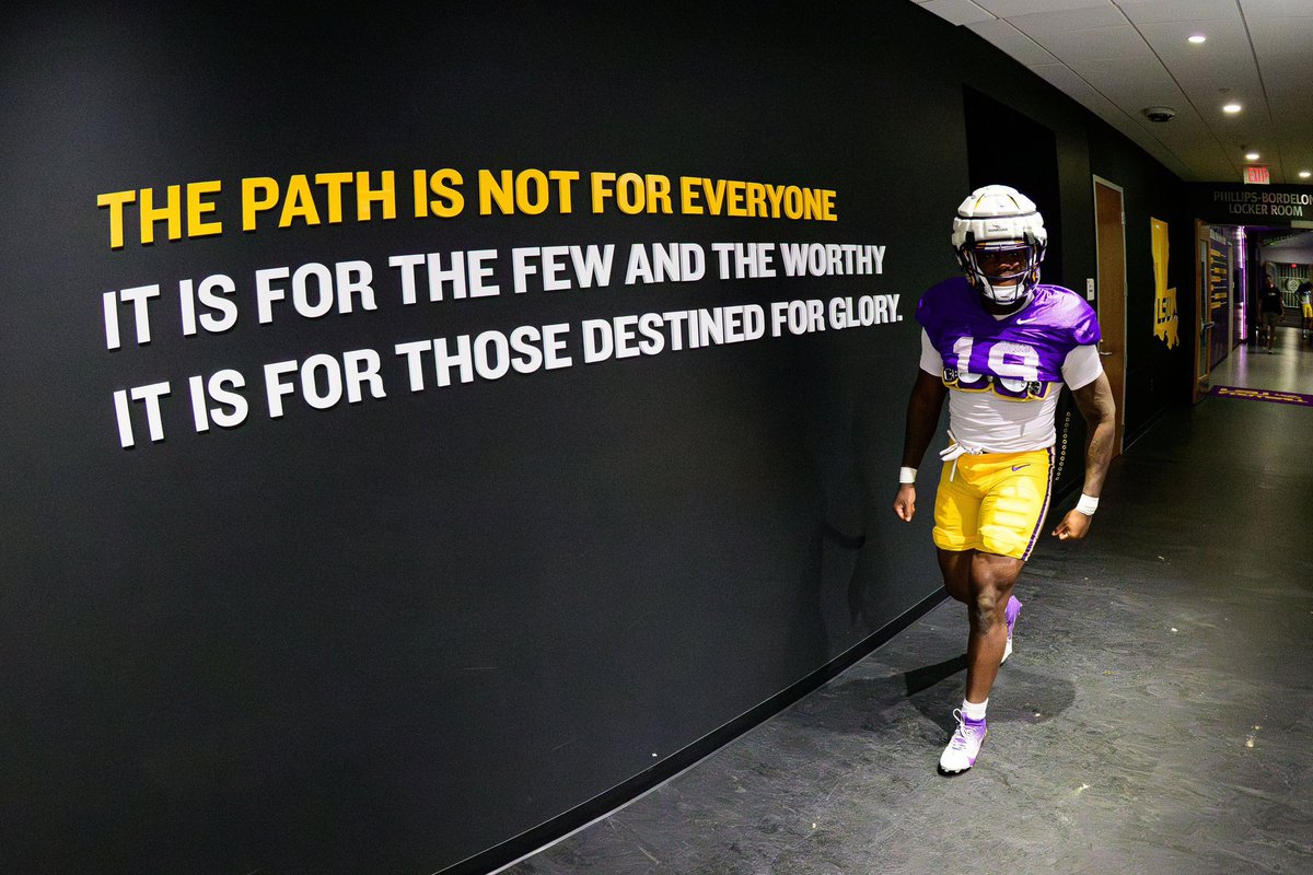znagy20's tweet photo. The significant takeaway from Spring Camp for #LSU: The talent in the edge rushers room.

Jack Pyburn: 6’4, 264 pounds
Patrick Payton: 6’5, 255 pounds 
Gabriel Reliford: 6’2, 268 pounds
Jimari Butler: 6’5, 260 pounds

Sheer size + strength up front for the Tigers on display. https://t.co/sRys6nUczN