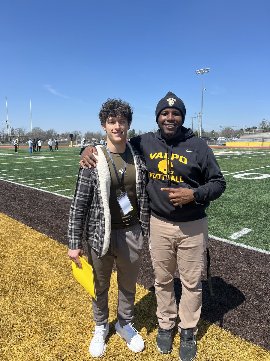 Nkokosioulis's tweet image. Heading back from Valpo Junior day. I want to thank the coaches for having me out love the school and team looked
great. Always good to see my dog Rowan Keefe do his thing. @CoachGeiger_ @HawksMaine @EDGYTIM