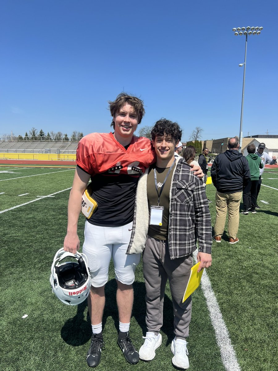 Nkokosioulis's tweet image. Heading back from Valpo Junior day. I want to thank the coaches for having me out love the school and team looked
great. Always good to see my dog Rowan Keefe do his thing. @CoachGeiger_ @HawksMaine @EDGYTIM