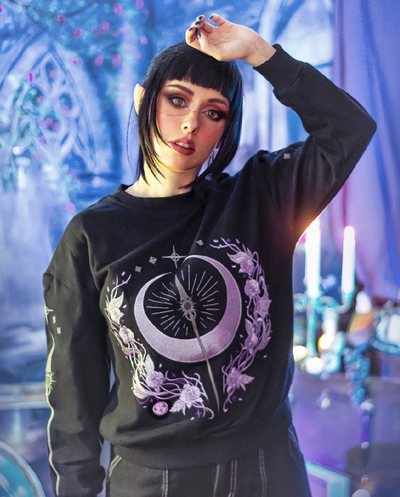 GIVEAWAY TIME ✨

Win a Woven Weapons embroidered sweatshirt!

To enter:
✨ Follow + Like + RT
✨ Tag a friend !

Good luck everyone ❤️