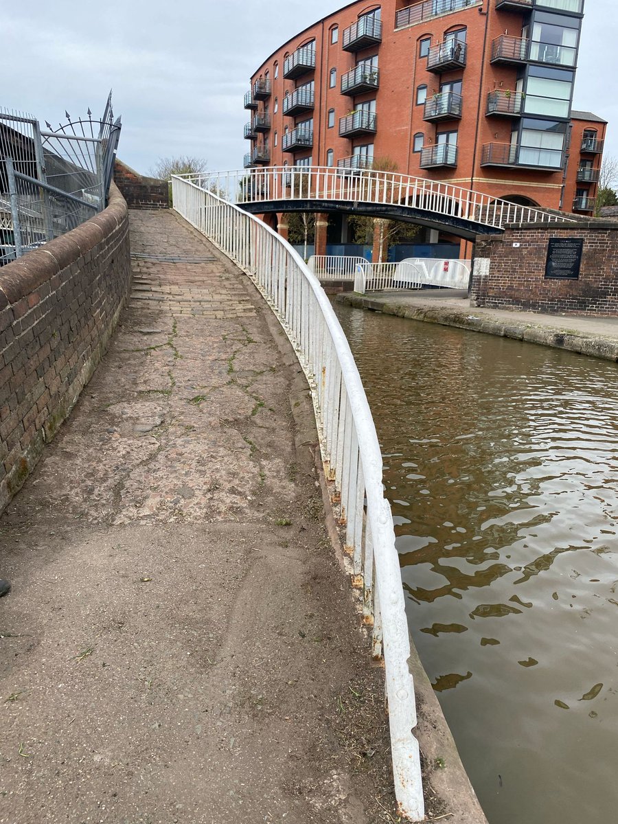 NorthgateLocks's tweet photo. Volunteers have been out today around Tower Wharft planting g 2 flower beds and weeding the crossover bridge. It was hard work , thanks to everyone working today. #NorthgateLocks
#Chester
#TowpathTaskforce
@CRTBoating
@CRTNorthWest
#volunteerbythewater 
#keepcanalsalive https://t.co/4oNcDSNbh7