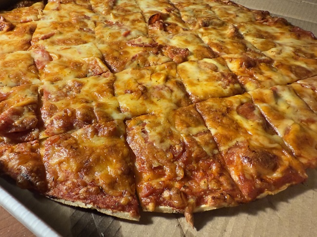 Is it even a visit to St. Louis without a pizza from <a href="/imospizza/">Imo's Pizza</a>?

No.  No, it's not.  

swmichigandining.com/2025/04/12/imo…