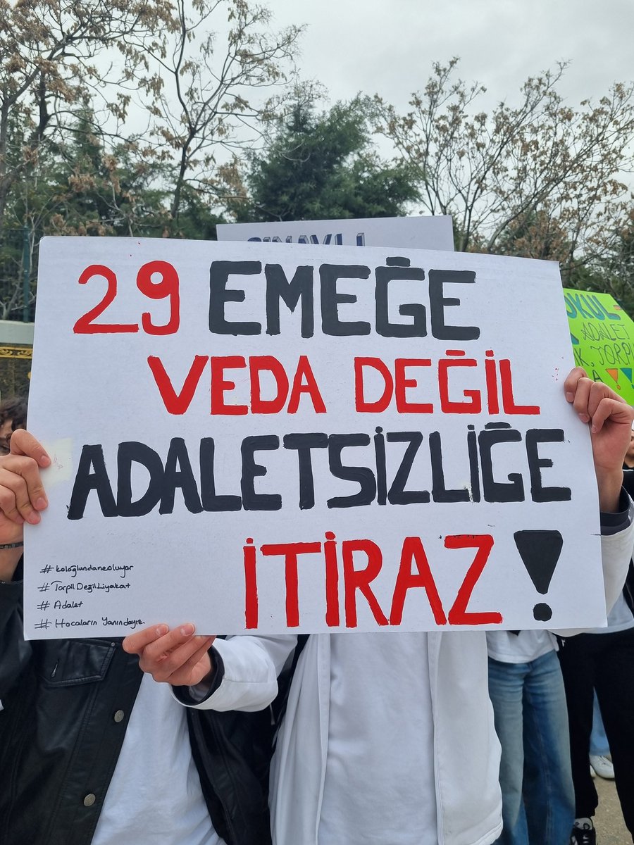 Elvansezrr's tweet photo. #koloğlundaneoluyor #TorpilDeğilLiyakat
#LisemeDokunma
#öğretmenimedokunma @elaziggundemcom @elazigmem @meb_ogm @hepsielazig @Yusuf__Tekin @numanhatipoglu @elazig_valiligi @tcmeb @sahin_serifoglu https://t.co/v6rmaUMWJZ