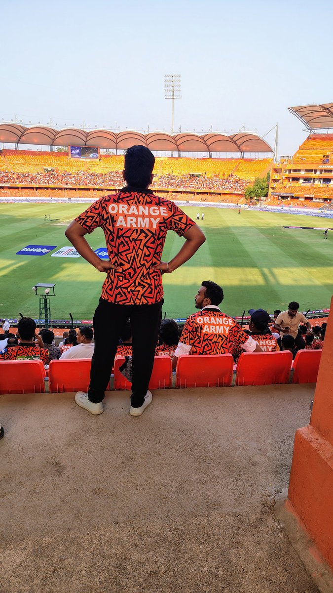 ChaituSRHRiser's tweet photo. #OrangeArmy next match vellamantaara ?

Orey @SunRisers money save chesi match ki vella next match ticket book chai ra naaku unga 🥲

Cheppa ga ra daggarundi gelipistha ani 🤙🏻 https://t.co/OkNW5DW8ce