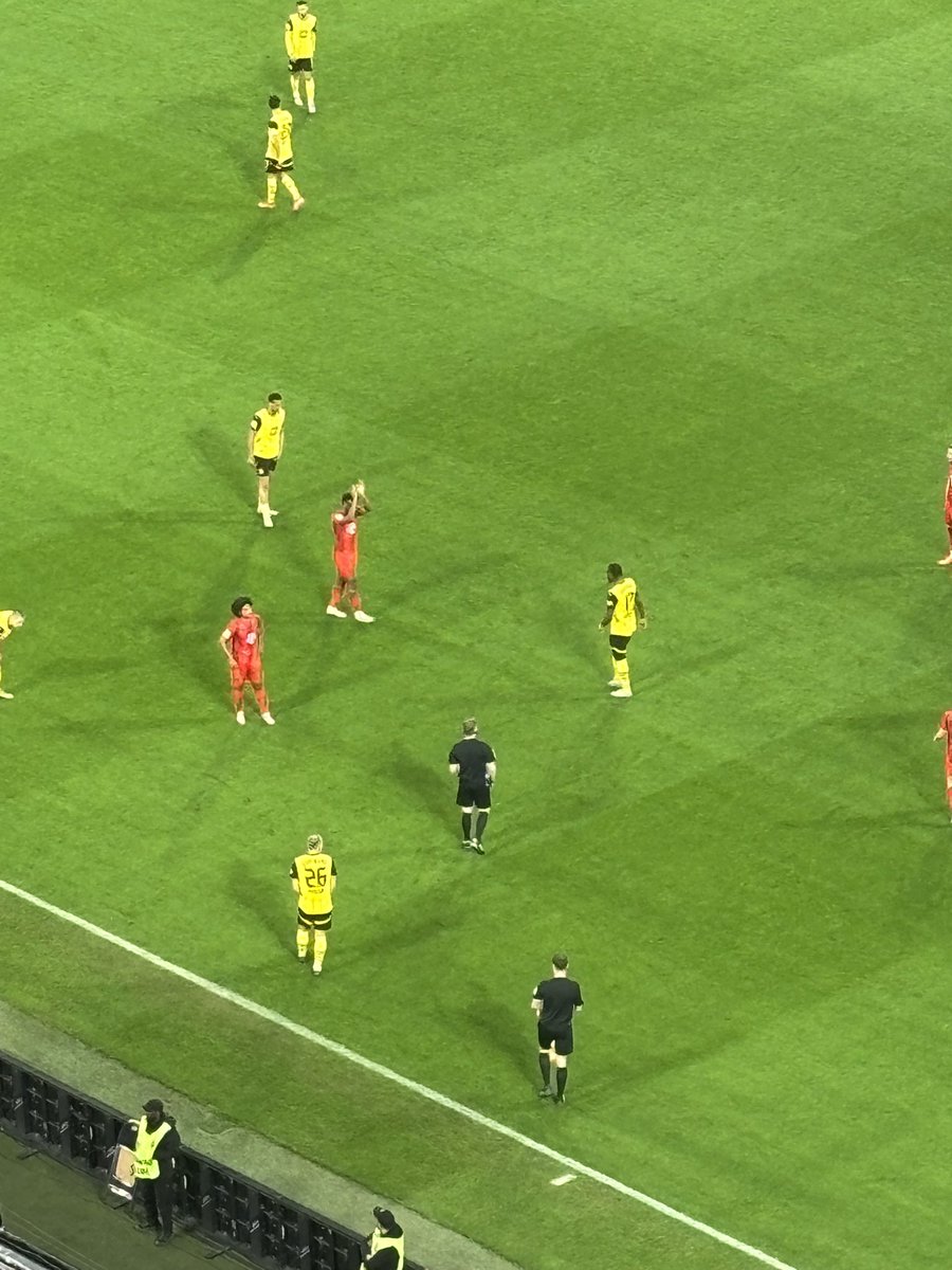 𝘽𝙚𝙣𝙟𝙞𝙁𝘾𝘽 ¹⁷ tweet media