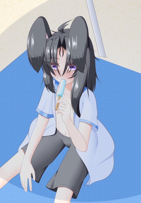 レイくんの水着姿 遊ぶのは程々にしてこうやって浜辺でアイス食って寛いでそう。あと露出は控えめ