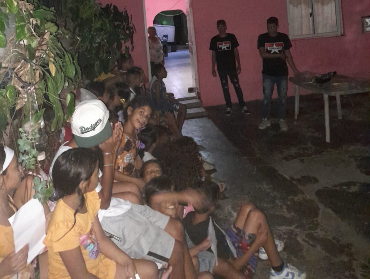 Seguimos Generando condiciones para la recreación y el aprendizaje de los Niños y Niñas.

La Juventud del Mov. Revolucionario <a href="/TupamaroMRT_/">Movimiento Revolucionario TUPAMARO Vzla.</a> lleva alegría con Cine Foros a la Comuna del Eje Sur del Mpio. <a href="/SucreMunMRT/">SucreMunMRT</a>
#SoyComunicadorDeChávez
#ConJhoannaSucreGana
#EnSucreGanaJhoanna