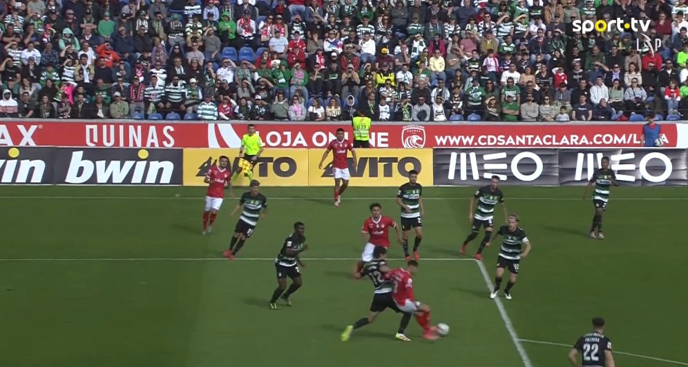 Só agora vi o lance de Quaresma...tinha de ir ao VAR...era penálti!
#SportingCP
