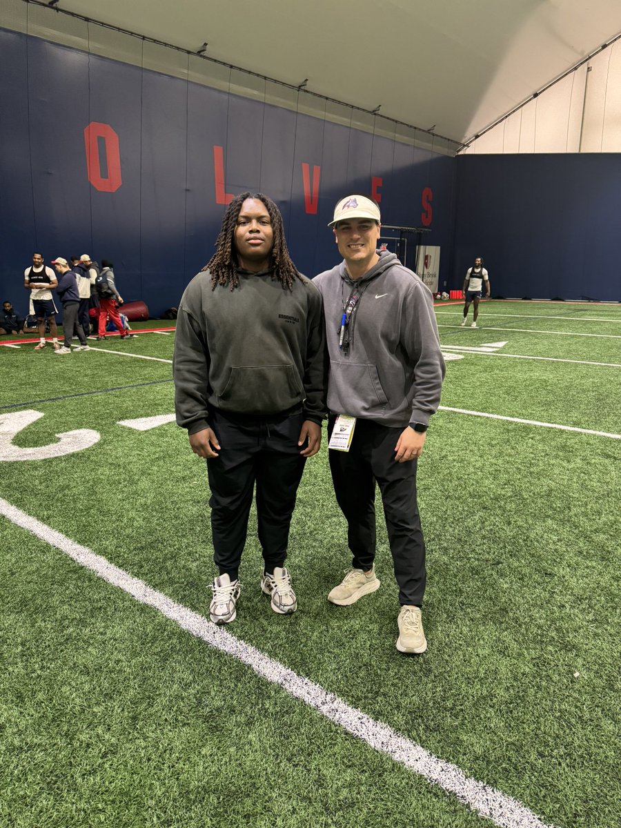 I had an amazing time <a href="/StonyBrookFB/">Stony Brook Football</a> spring practice and looking at there campus! Thank you <a href="/CoachScottLewis/">Scott Lewis</a> <a href="/CoachHamm17/">Sean Hammonds Jr</a> <a href="/Matt_Oehl13/">Matt Oehl</a> for having me down and the amazing hospitality!
<a href="/RussellStoner24/">Russell Stoner</a> <a href="/CoachCregger/">Ben Cregger</a> <a href="/coachCPowell2/">Chaz Miller-Powell</a> <a href="/CoachMattGrz/">Matthew Grzechowiak</a> <a href="/AFL_YorkPA/">AFL York PA</a>