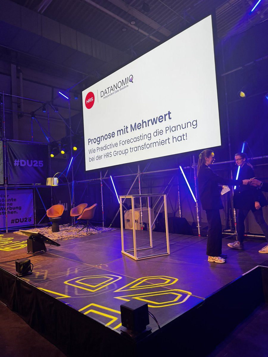 DATANOMIQ's tweet photo. DATANOMIQ war Sponsor der data:unplugged am 10. und 11. April 2025 in Münster. Unser Chief Data Scientist Dr. Alexander Lammers bot einen Vortrag mit echtem Mehrwert: Predictive Forecasting bei der HRS Group. https://t.co/ZIYoQI82G5
