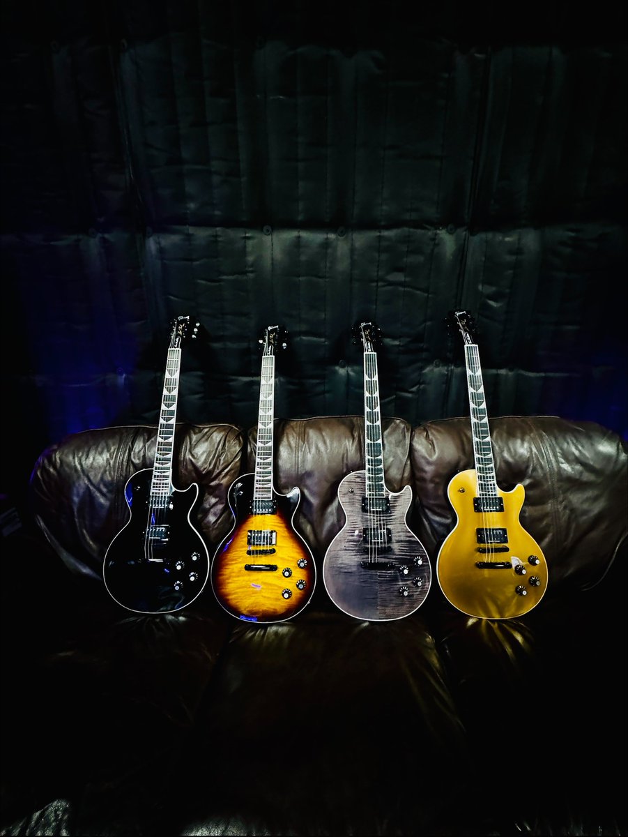 DaveMustaine's tweet photo. ...and on the 8th day, the Les Paul was created.

📷 @bryanjones104 IG https://t.co/Dq7RjqqTzM
