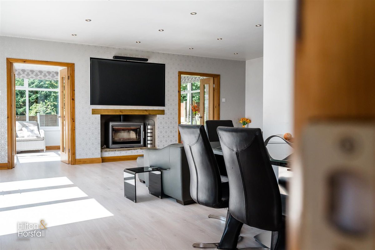 HiltonHorsfall's tweet photo. Sunny Mead | Barnoldswick Road | Blacko | Approx 3,400 sqft | 5 Bedrooms | 0.37 Acre | OIRO £874,950 https://t.co/UHEq2Bhgji