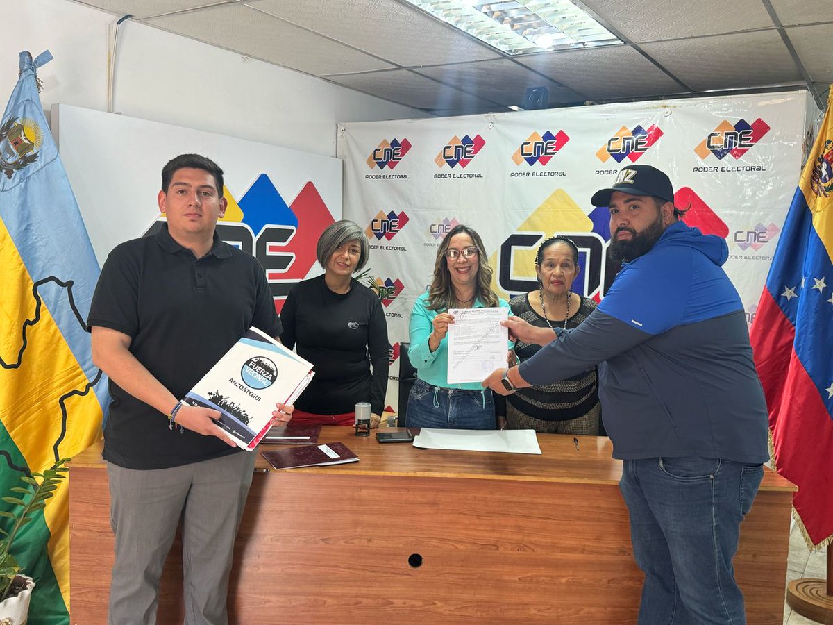 EnverConde's tweet photo. El partido @lafuerzavecinal postula al abogado Gianfranco  Cultrera a la gobernación del estado #Anzoategui para las elecciones del #25May 🇻🇪🗳️ https://t.co/Z69MA6NHAK