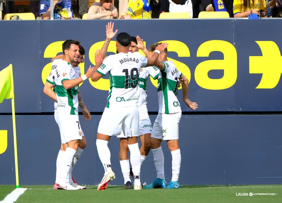 El <a href="/elchecf/">Elche Club de Fútbol</a> ha metido definitivamente el modo ascenso.

4 victorias seguidas dejan a los de <a href="/edersa10/">Eder Sarabia</a> con 66 puntos.

1 derrota en las últimas 21 jornadas. Imparables.