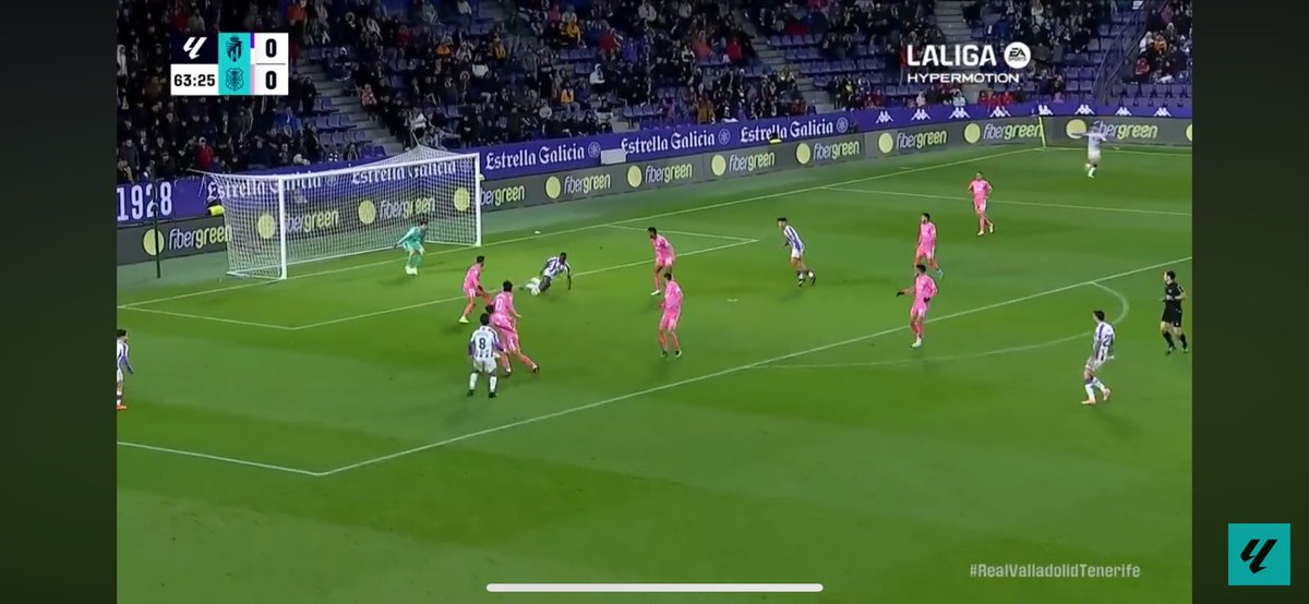 sashouismo's tweet photo. Ambos fueron gol y NO FUERON ANULADOS EN EL VAR. AMBOS CONTRA NOSOTROS

Hoy, ante un cagadón de Ander Cantero, se anula un GOL CLARO.

Incongruencia absoluta por parte del colectivo arbitral. Escándalo sin precedentes. https://t.co/rSI0LbSoNw