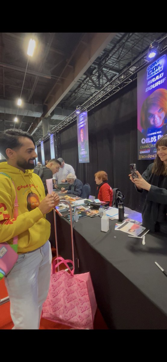 HurleyKing5's tweet photo. Ce moment avec Brad dourif et @fionadourif  c’était ICONIQUE 🍀✨✨✨✨#chucky #comicconfrance #comiccon https://t.co/MNcBk278ig