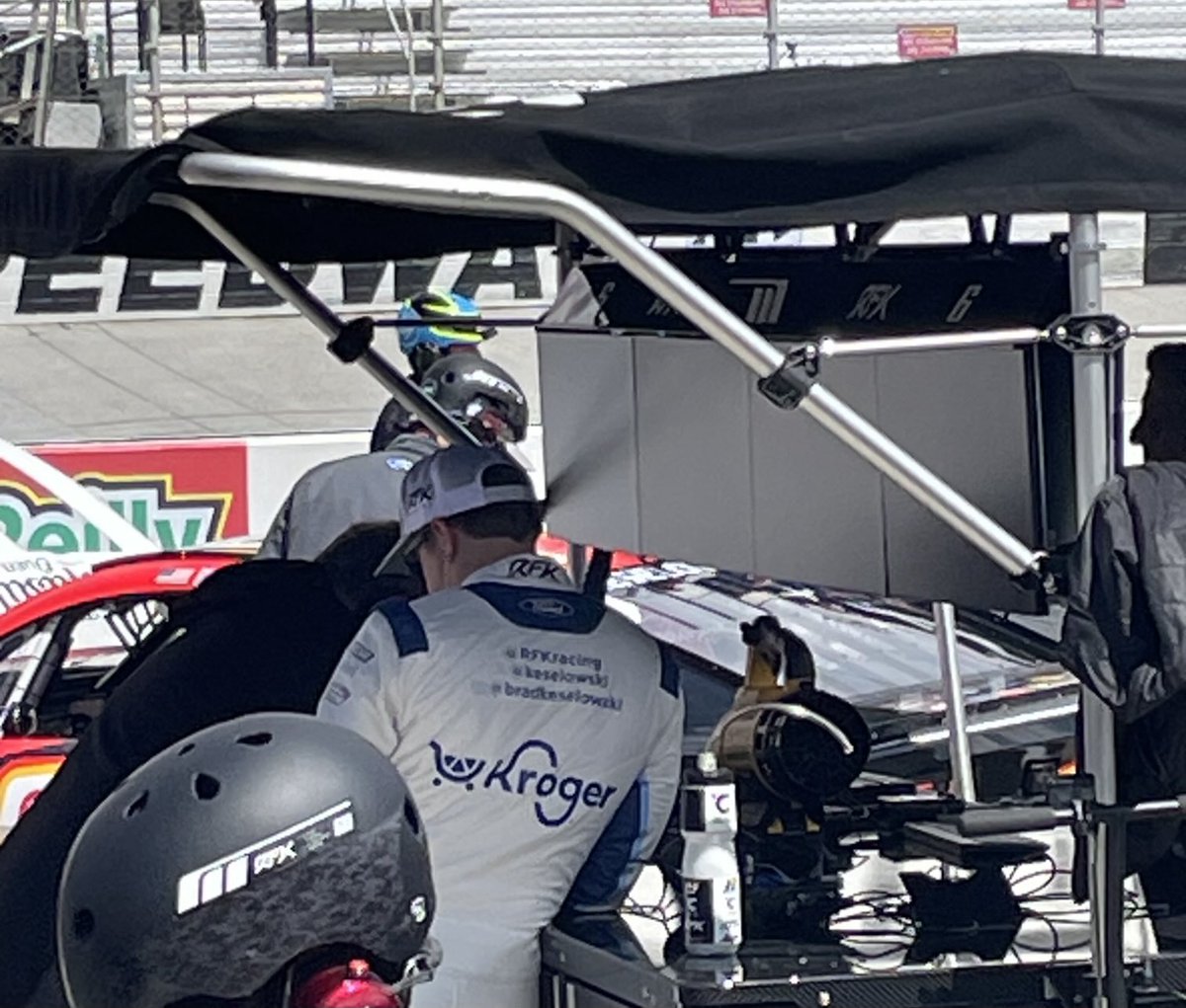 Watching ⁦<a href="/keselowski/">Brad Keselowski</a>⁩ qualifying ⁦<a href="/ItsBristolBaby/">Bristol Motor Speedway</a>⁩