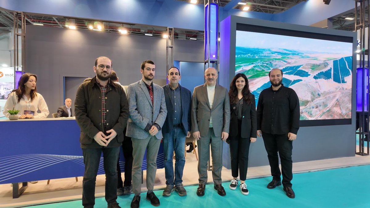 MensisEnerji's tweet photo. Mensis Enerji olarak, 3 gün süren SolarEX Güneş Enerjisi Fuarı’nı başarıyla tamamladık. 

Sektörün en yoğun ilgi gören stantlarından biri olarak, misafirlerimizi ağırlamaktan büyük memnuniyet duyduk.

@Abdullah1Atalay https://t.co/ISpSltRPHZ