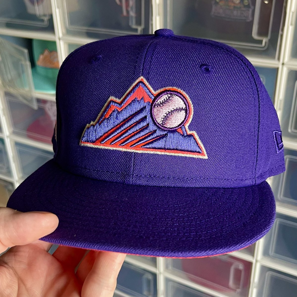 Interstate19's tweet image. Just my opinion on the new Rockies City Connect cap. It’s nice, but I think @HatClub did it better with their Daybreakers collection in 2021.