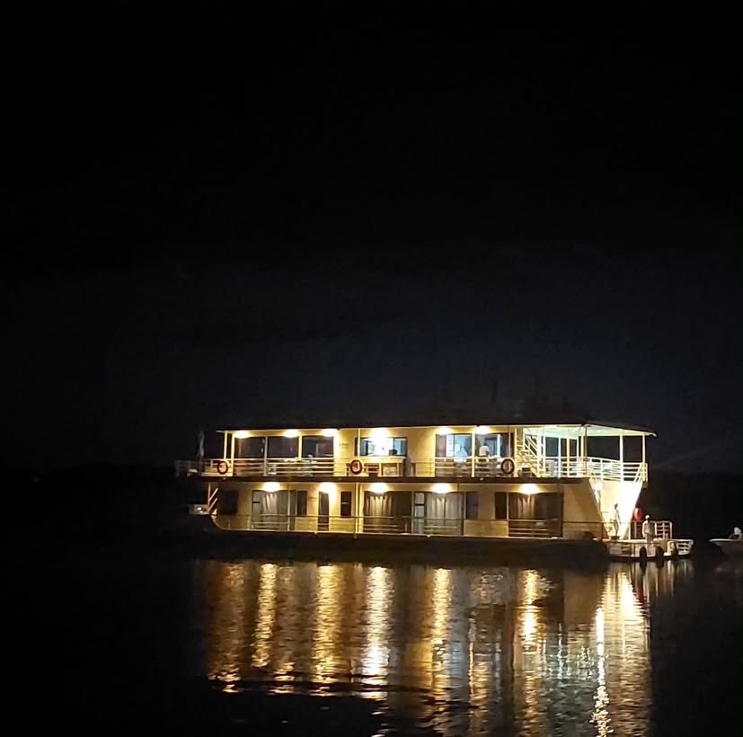 Meanwhile in Zimbabwe 
Lake Kariba 🇿🇼