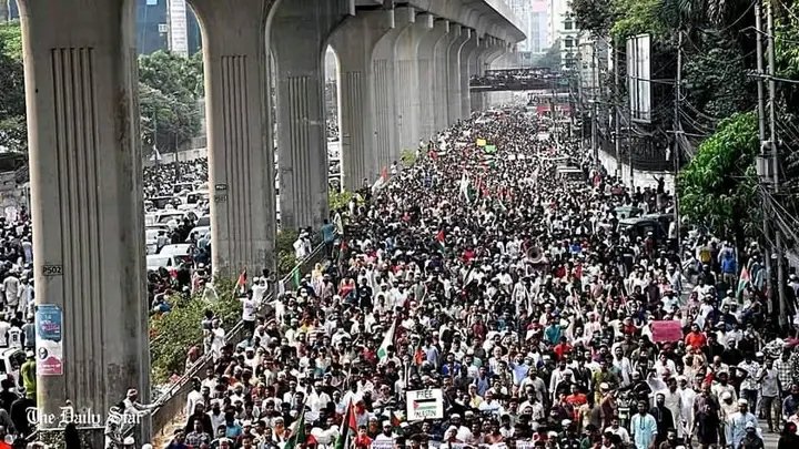Sharmin33552899's tweet photo. March for Gaza': Large crowds rally in support of Palestinians.
Stop The Genocide 🇵🇸
🇵🇸🫂🇧🇩
#FreePalestine 
#Bangladesh https://t.co/sq4fgZ3WS2